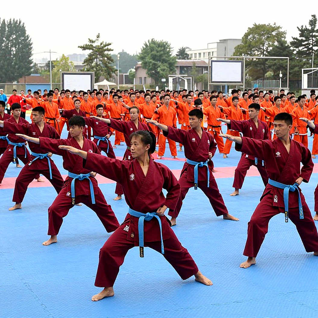 Tsarukyan, Danis và cú lao qua bàn họp báo: canh bạc không đáng cược của ứng viên hạng nhẹ UFC